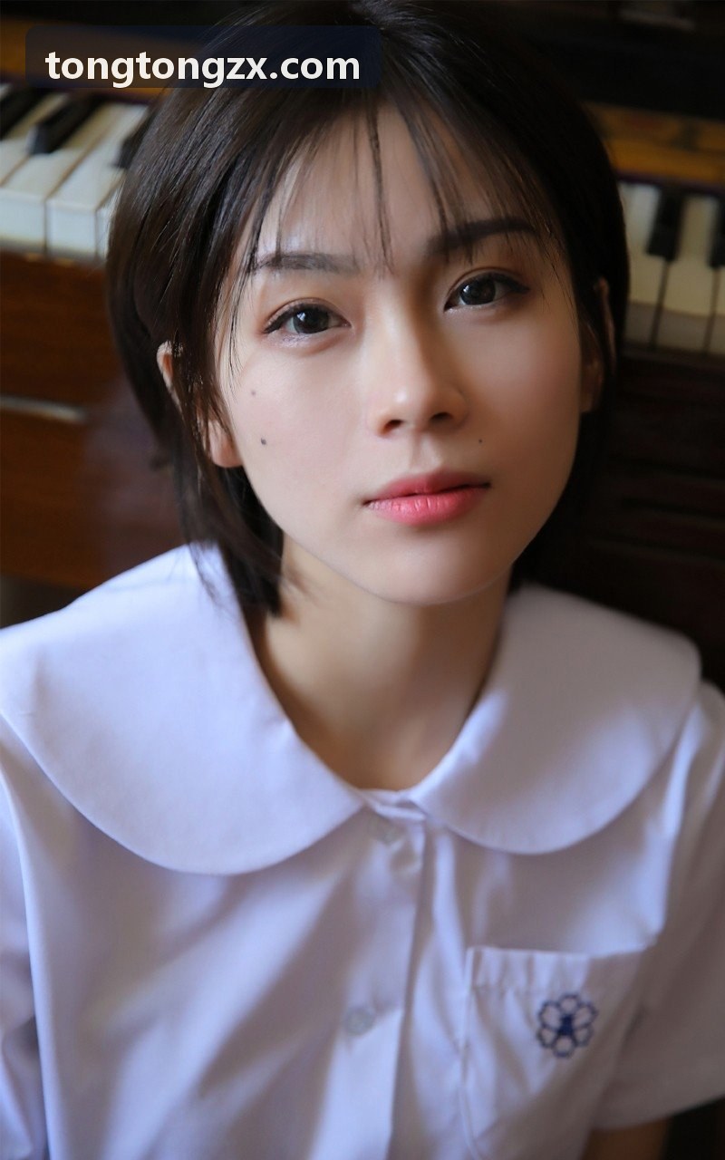 涂料品牌旧墙翻新涂装前积尘发花墙面